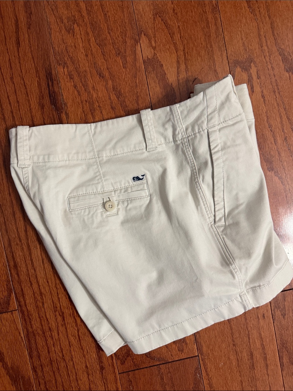 Vineyard Vines khaki lo-rise Shorts size 8 - Picture 3 of 8